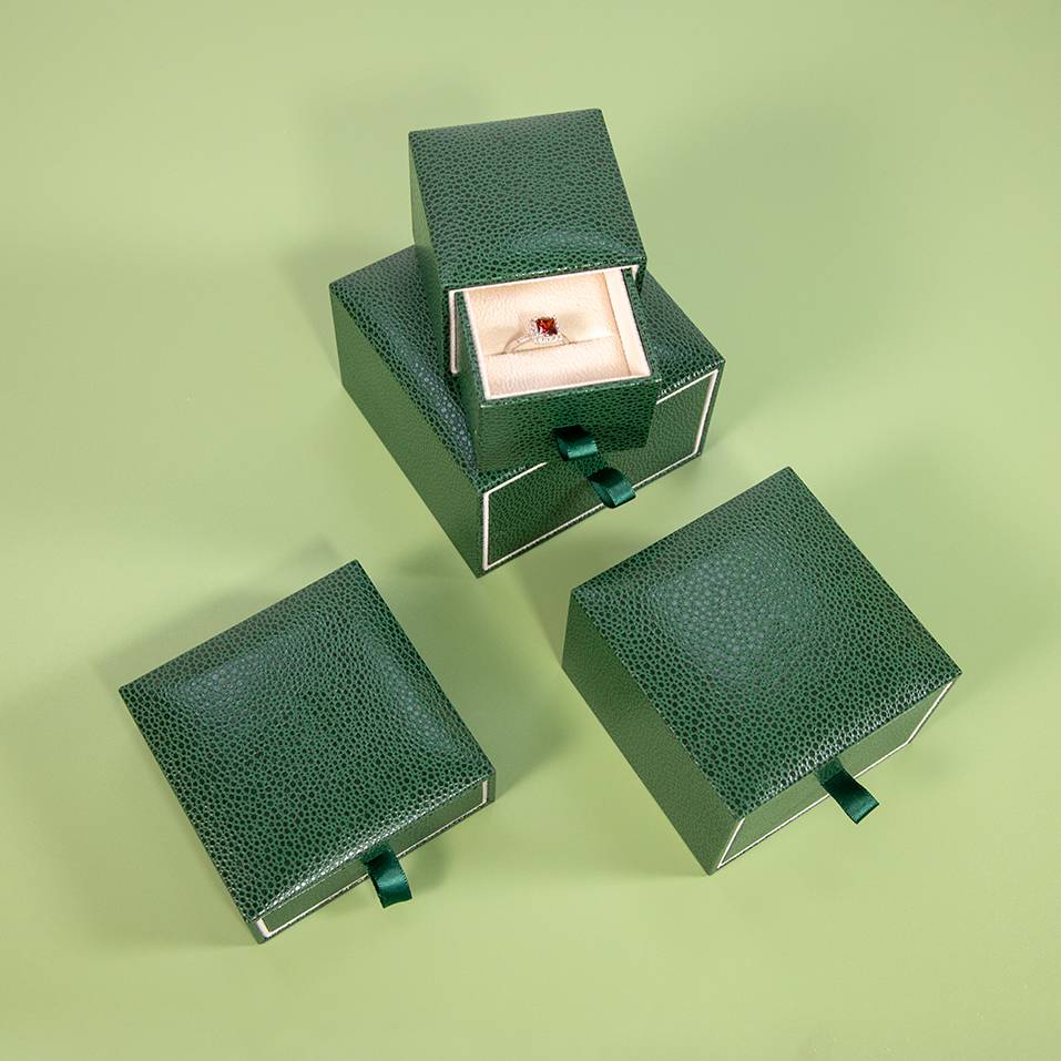 Gold jewelry ring necklace green box shagreen jewelry box factory