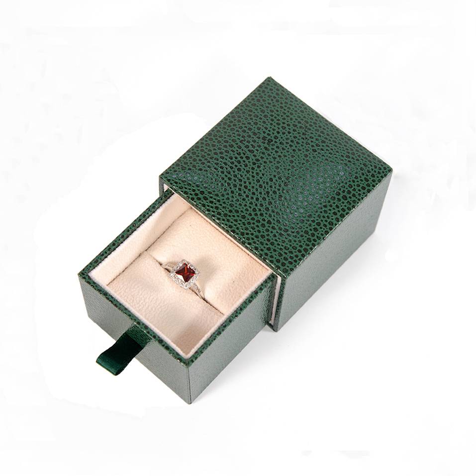 Gold jewelry ring necklace green box shagreen jewelry box factory